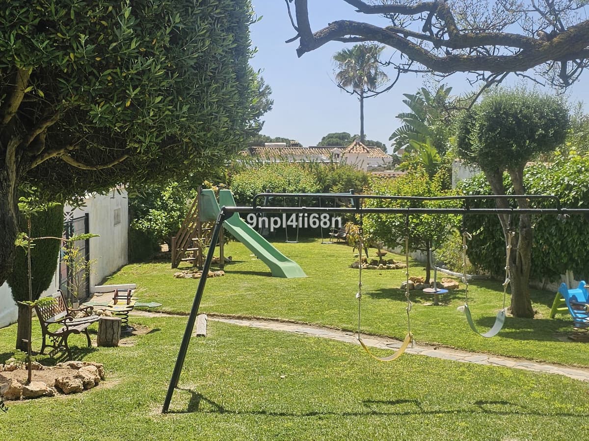 Detached Villa in Calypso — photo 9 of 10