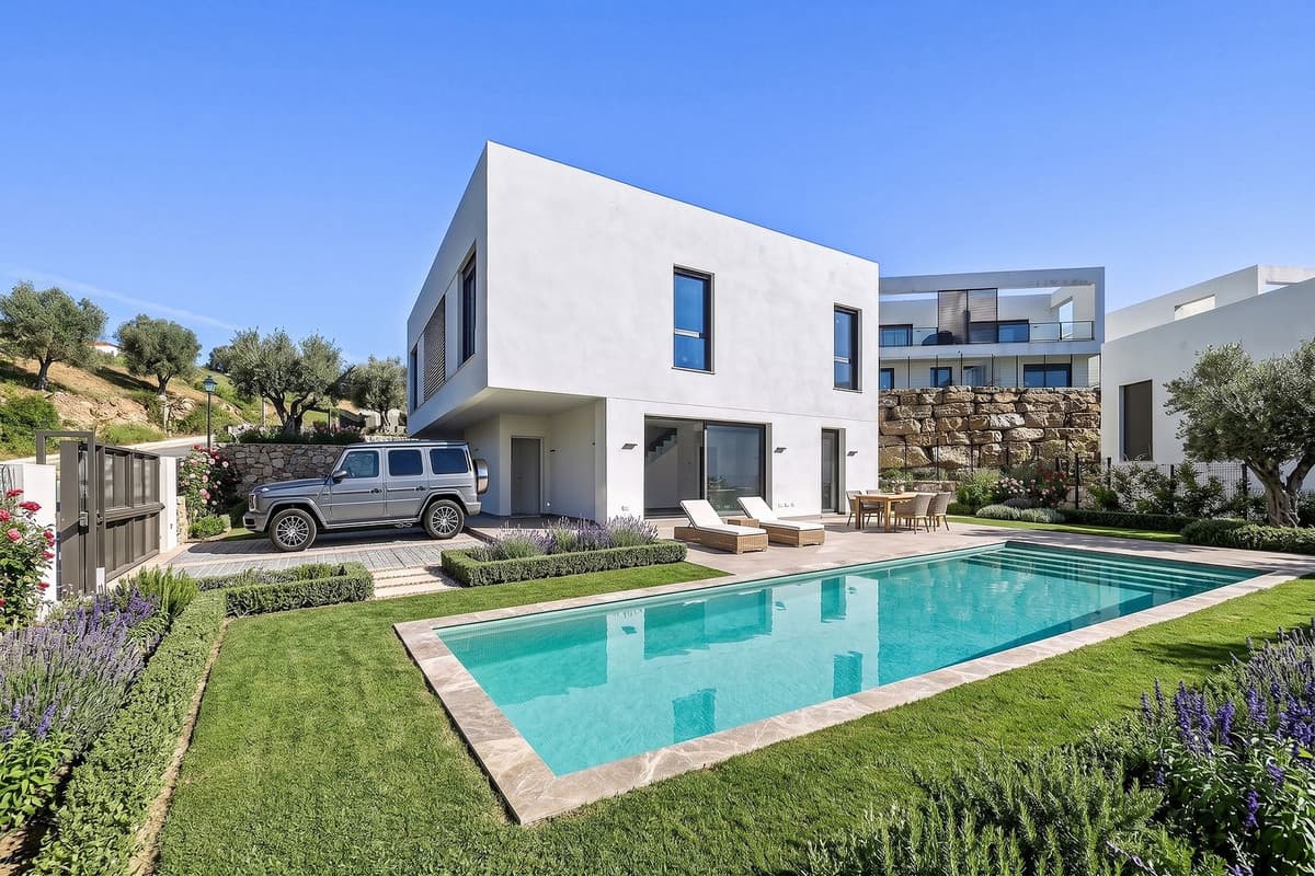 Detached Villa in Mijas Costa — photo 1 of 10