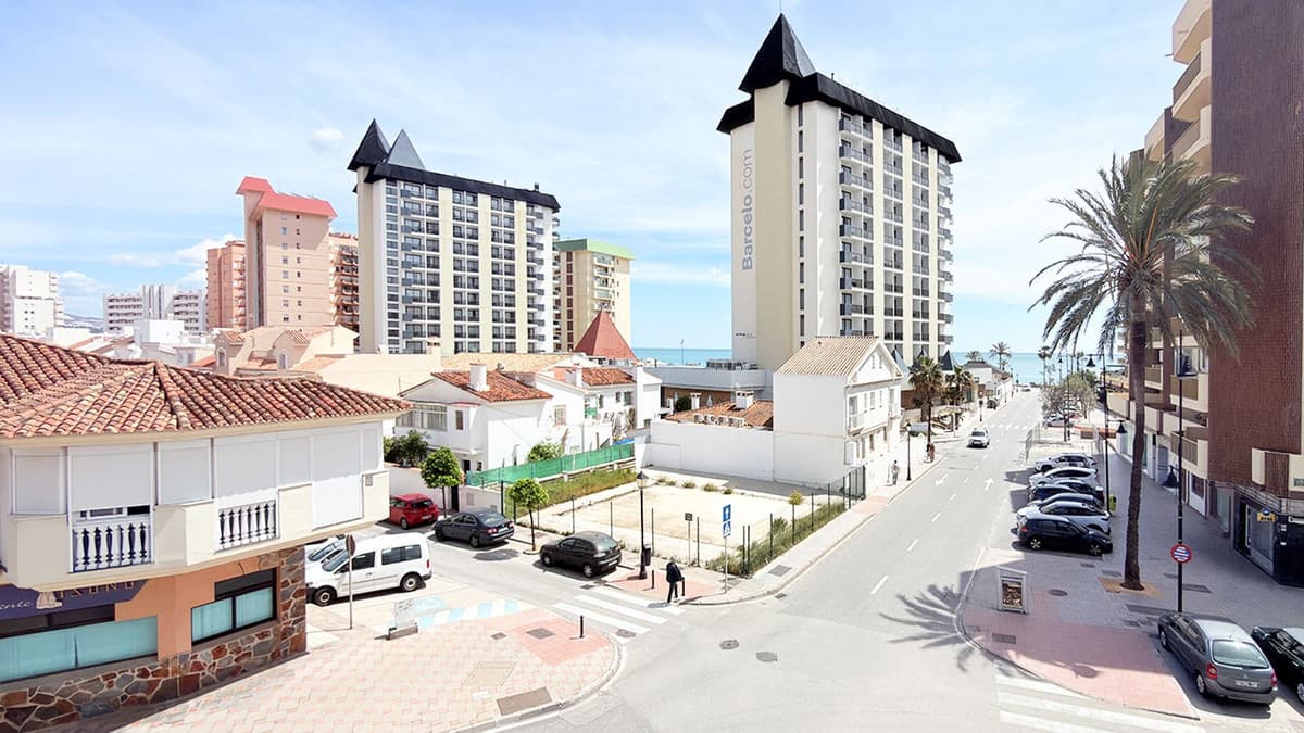 Middle Floor Apartment in Fuengirola — photo 1 of 10