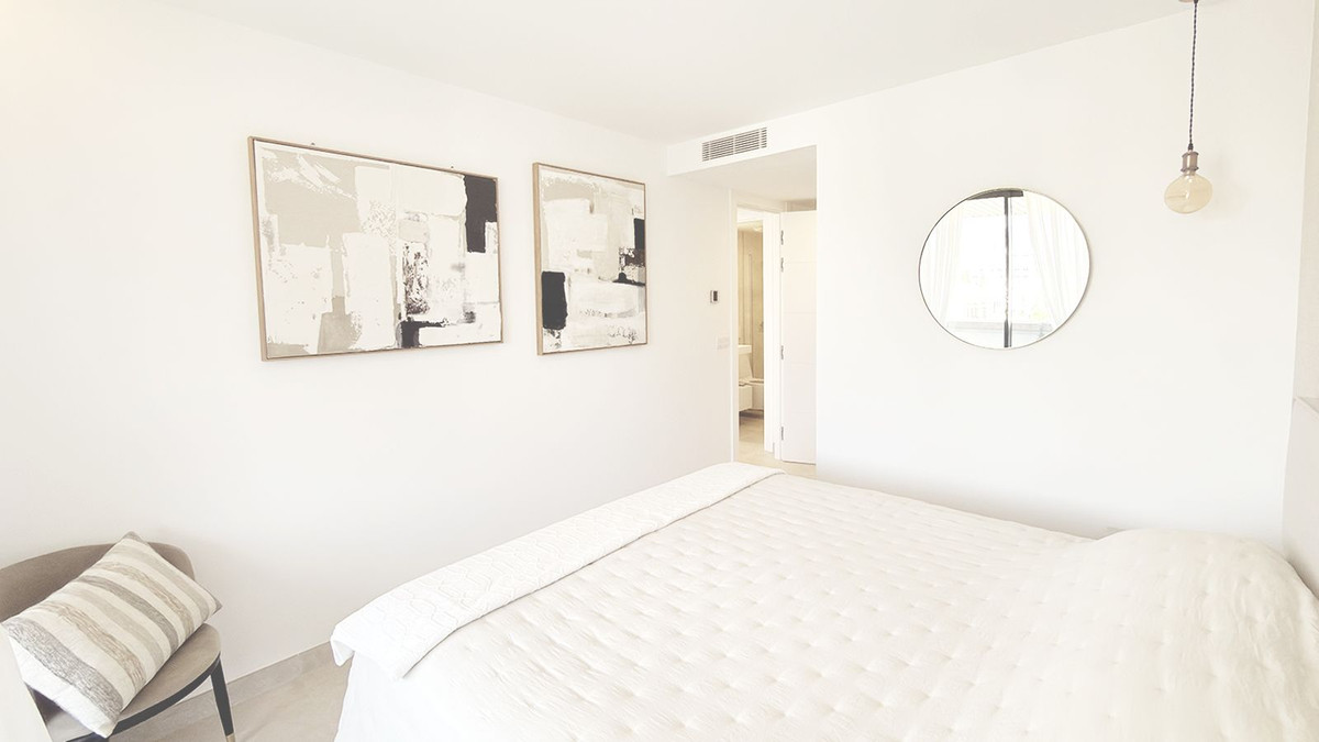 Middle Floor Apartment in Fuengirola — photo 9 of 10