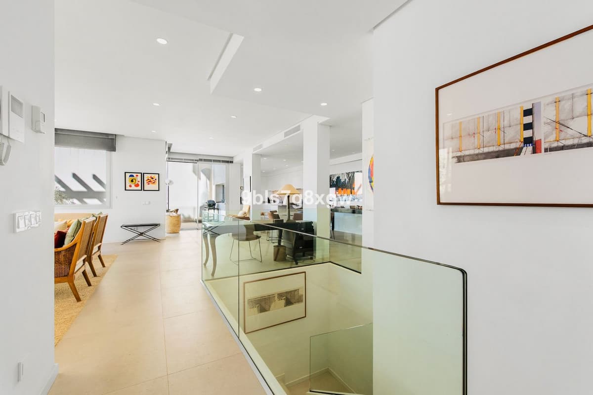 Ground Floor Apartment in Benahavís — photo 9 of 10