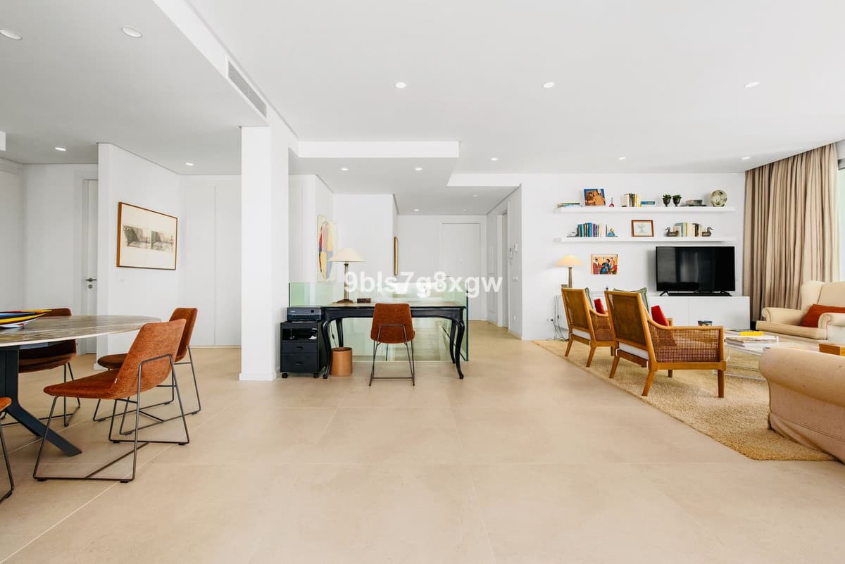 Ground Floor Apartment in Benahavís — photo 10 of 10