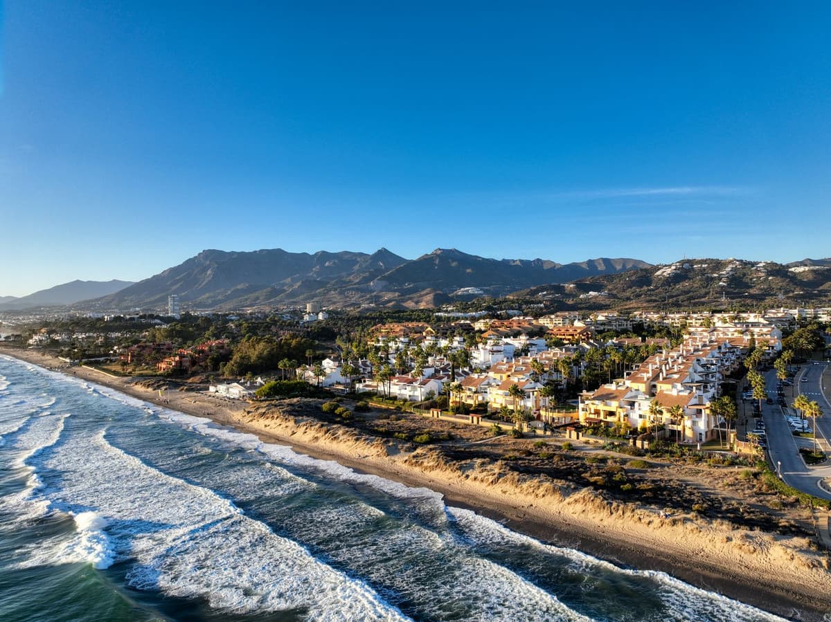 Townhouse in Bahía de Marbella — photo 1 of 10