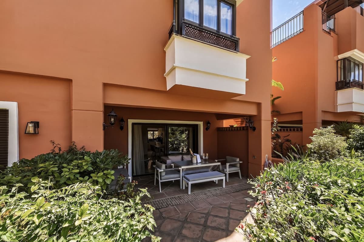 Townhouse in Bahía de Marbella — photo 4 of 10