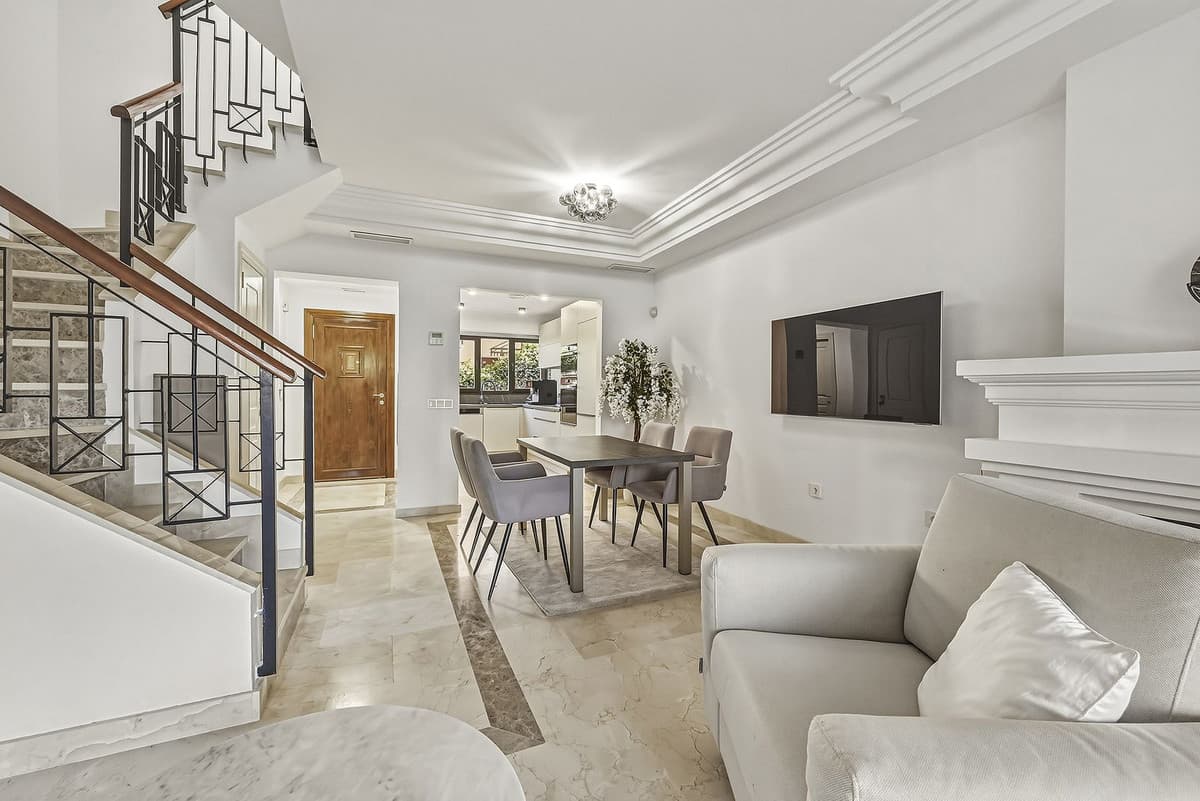 Townhouse in Bahía de Marbella — photo 7 of 10