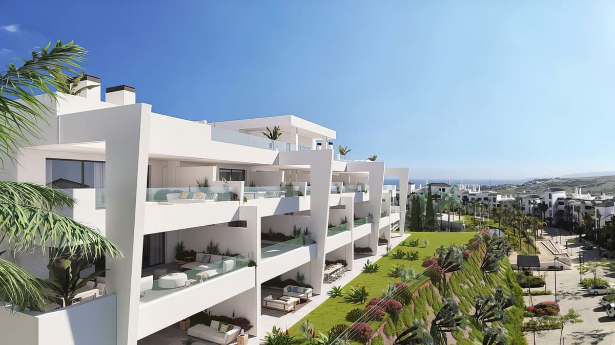 Middle Floor Apartment in Estepona — photo 1 of 10