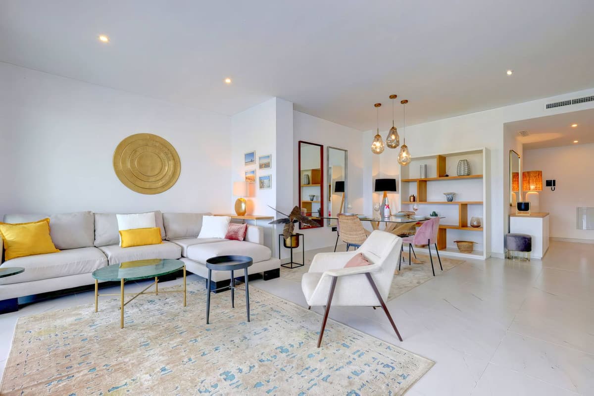 Middle Floor Apartment in Estepona — photo 4 of 10
