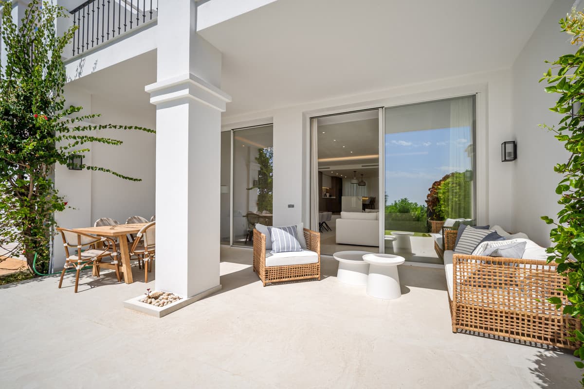 Townhouse in La Quinta — photo 2 of 10