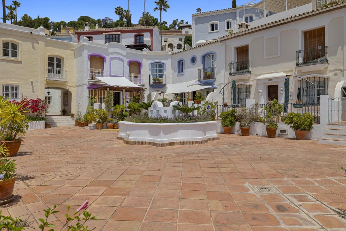 Townhouse in Benahavís — photo 3 of 10