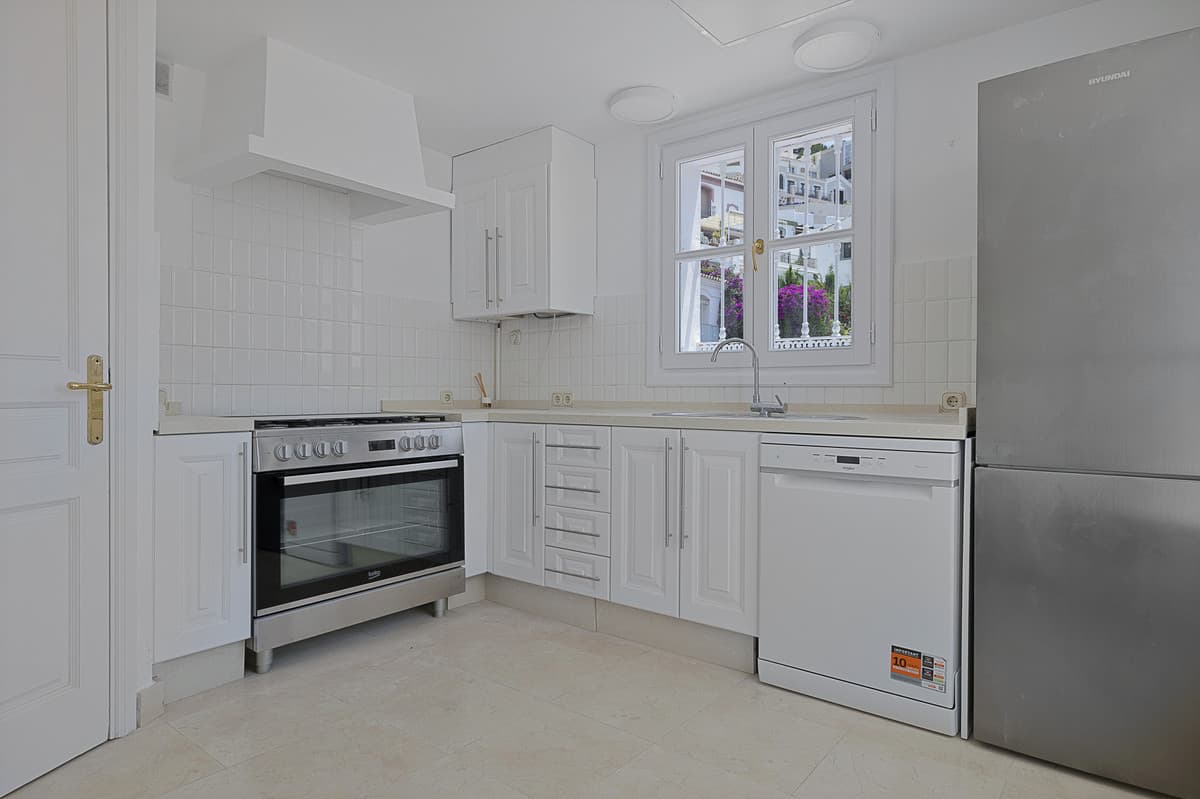 Townhouse in Benahavís — photo 9 of 10