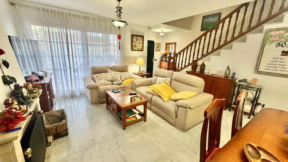 Townhouse in Montemar — photo 3 of 10