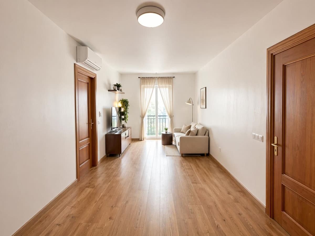Middle Floor Apartment in Málaga Centro — photo 1 of 10