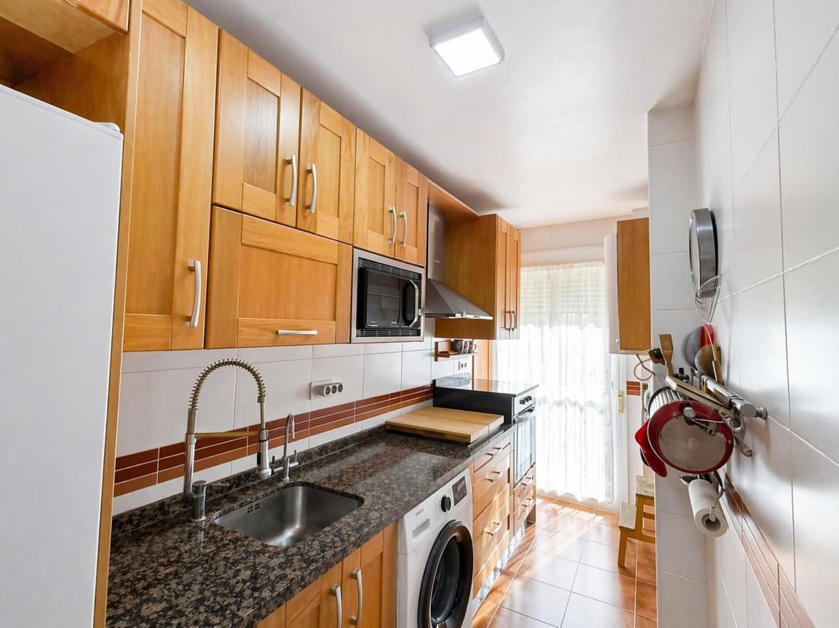 Middle Floor Apartment in Málaga Centro — photo 3 of 10