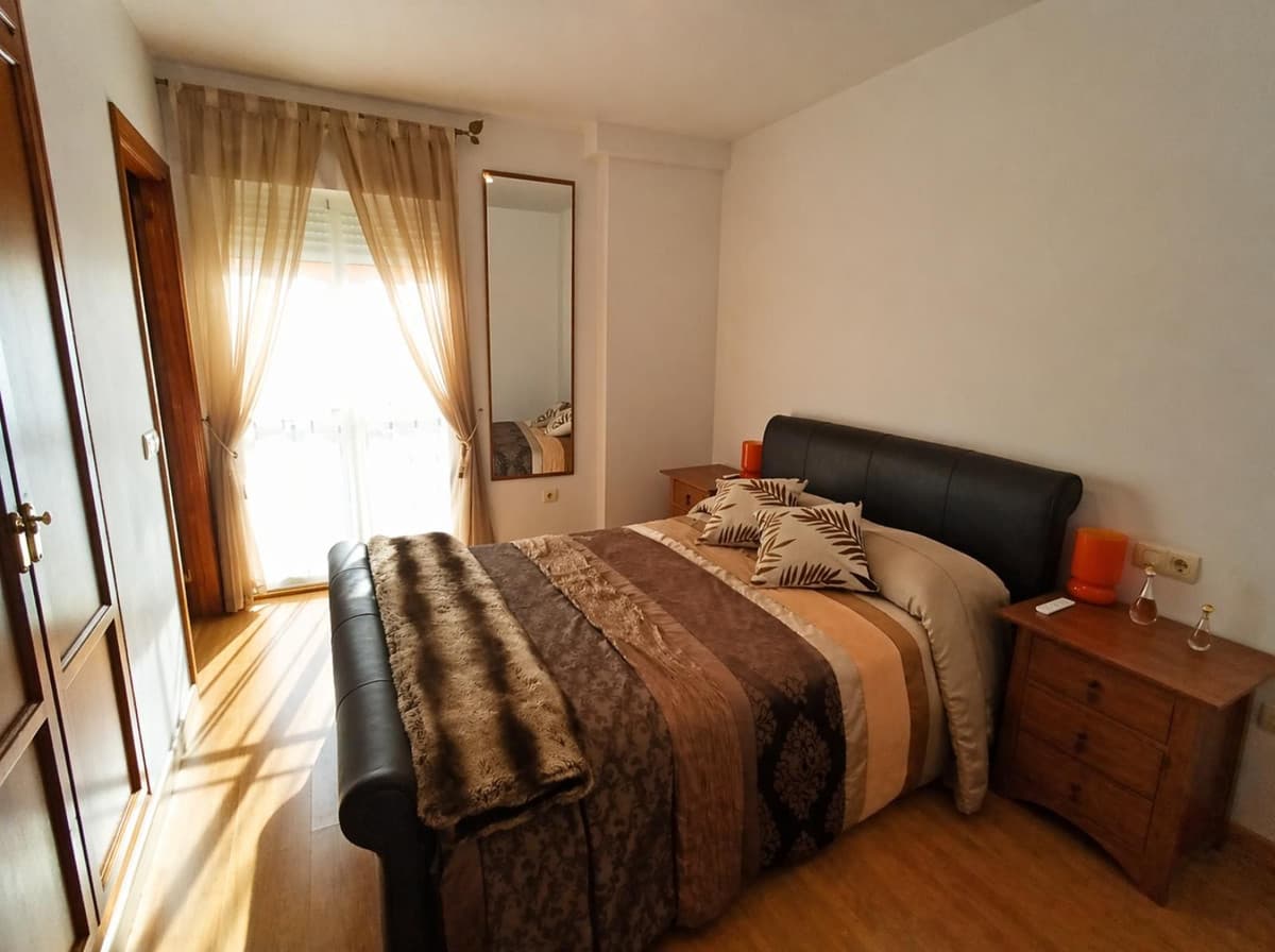 Middle Floor Apartment in Málaga Centro — photo 5 of 10