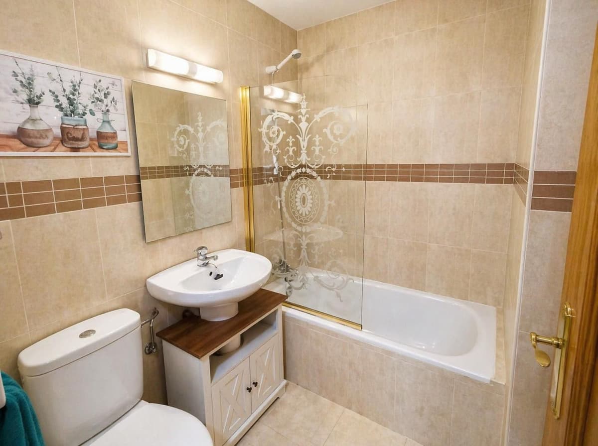Middle Floor Apartment in Málaga Centro — photo 9 of 10