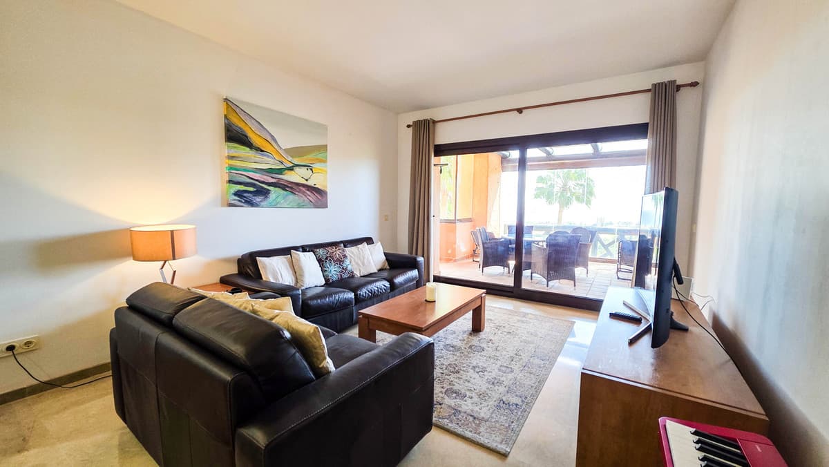 Middle Floor Apartment in La Duquesa — photo 10 of 10
