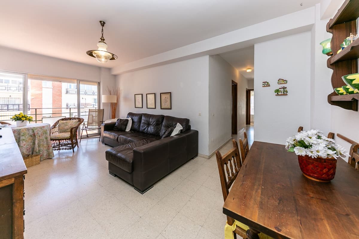 Middle Floor Apartment in Fuengirola — photo 1 of 10