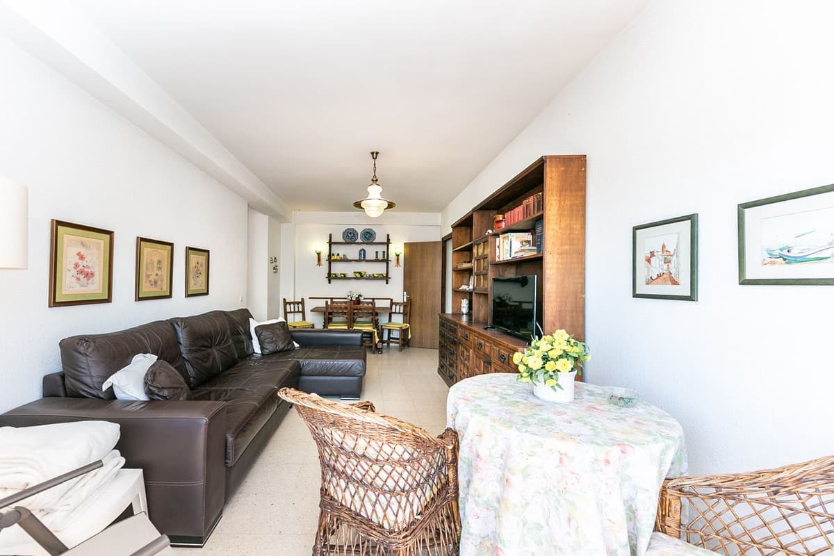 Middle Floor Apartment in Fuengirola — photo 4 of 10