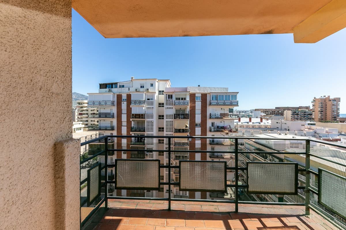 Middle Floor Apartment in Fuengirola — photo 9 of 10
