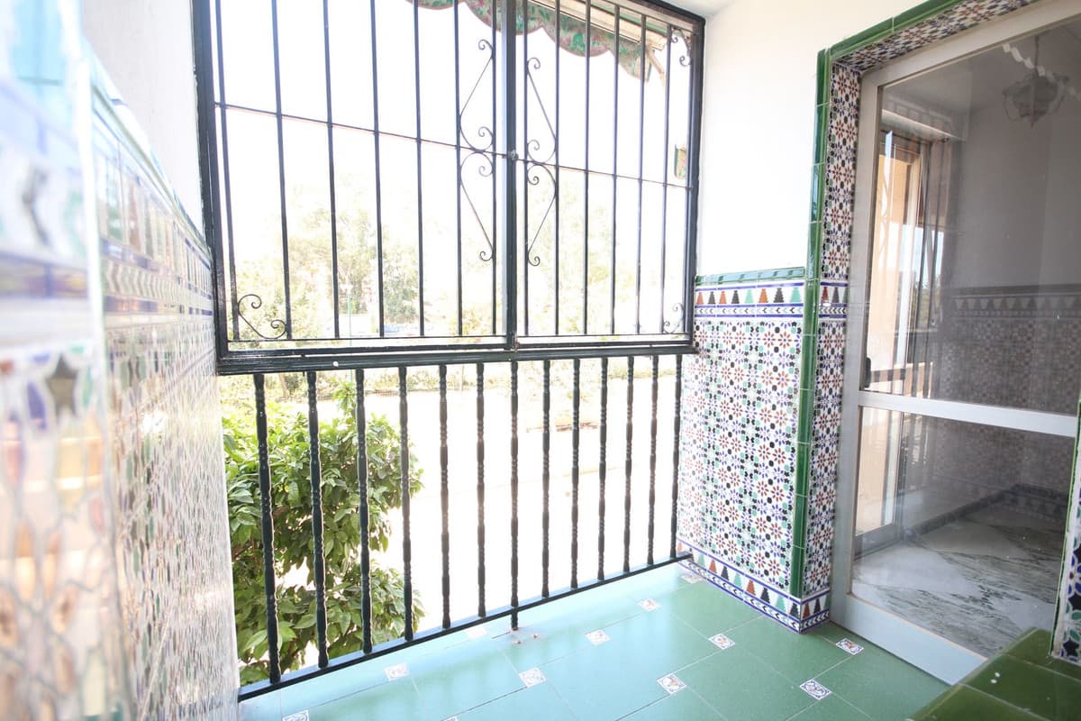 Middle Floor Apartment in Málaga Centro — photo 6 of 10