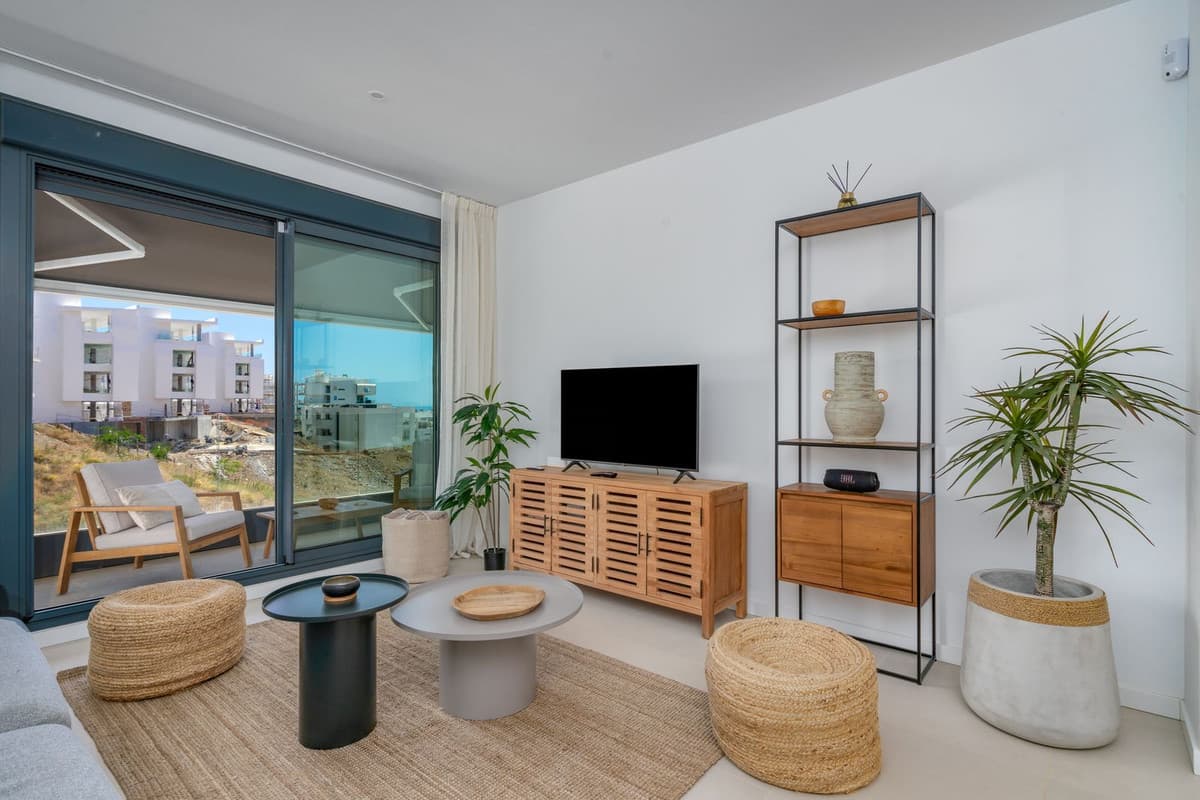 Middle Floor Apartment in Higueron — photo 3 of 10
