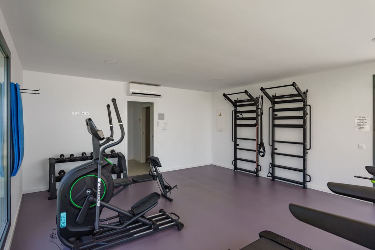 Middle Floor Apartment in Higueron — photo 8 of 10
