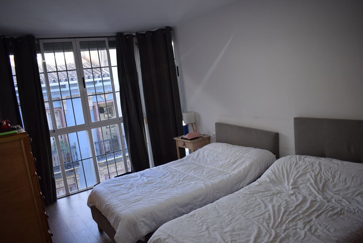 Middle Floor Apartment in Málaga Centro — photo 6 of 10