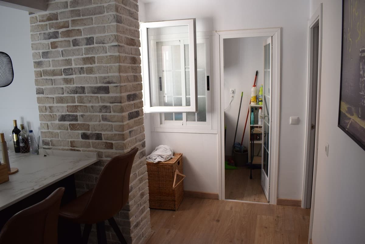 Middle Floor Apartment in Málaga Centro — photo 7 of 10
