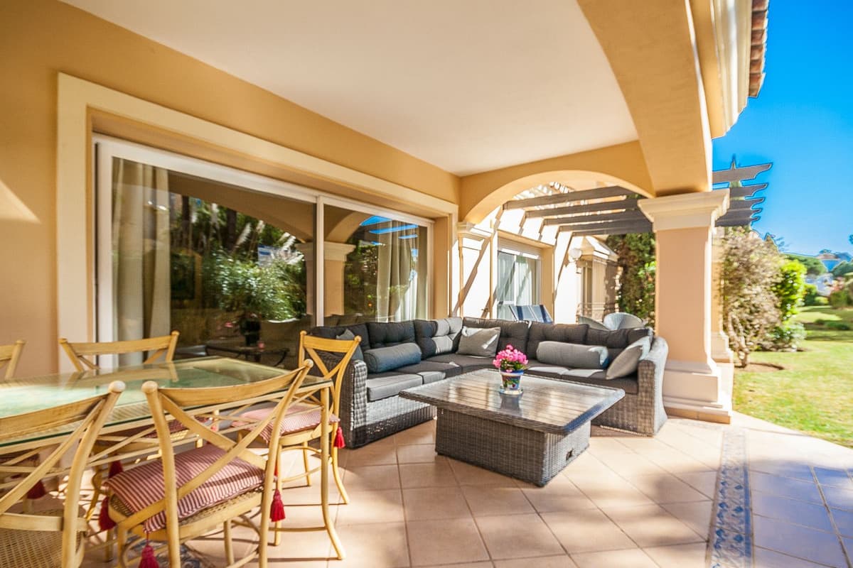Ground Floor Apartment in Elviria — photo 1 of 10