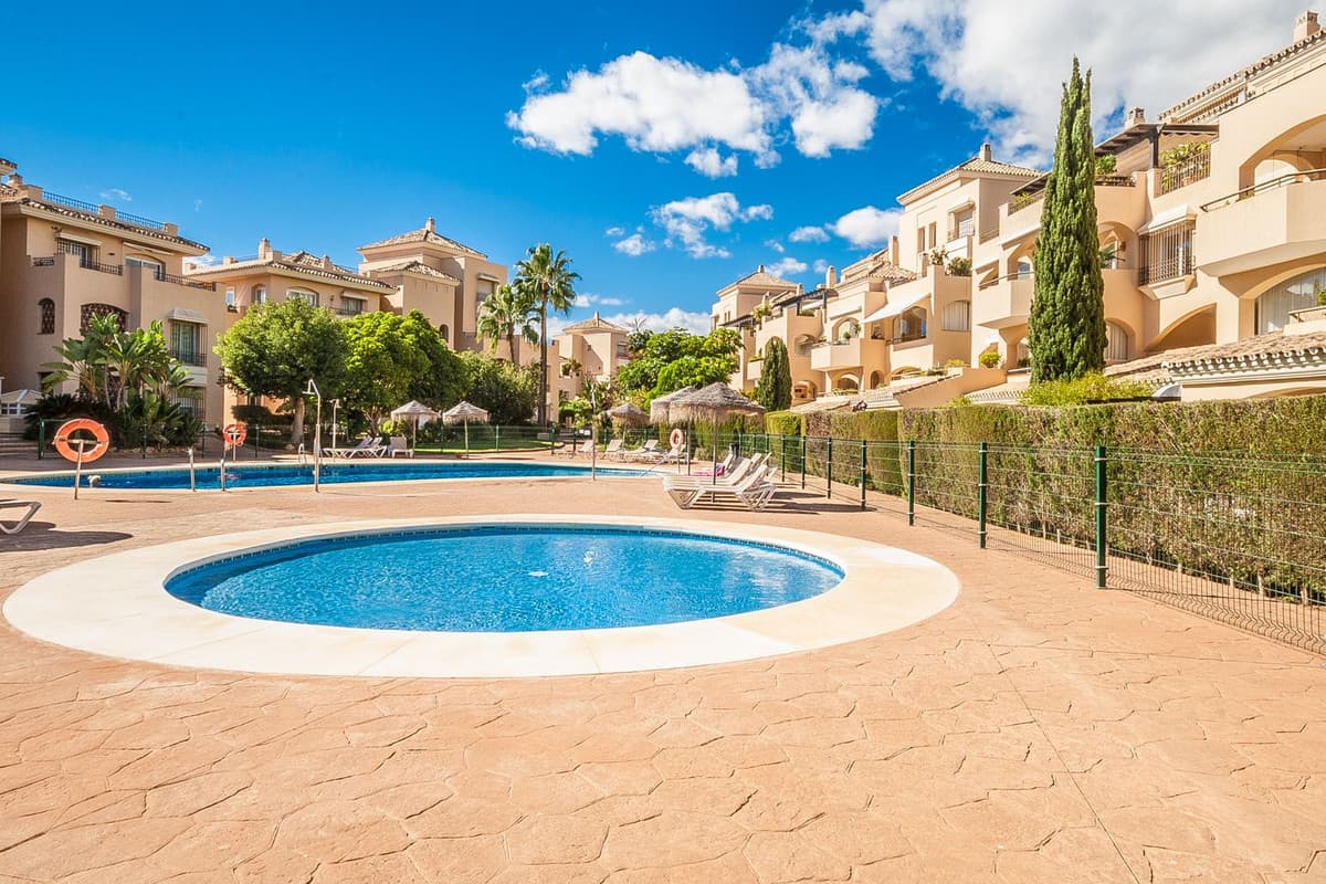 Ground Floor Apartment in Elviria — photo 2 of 10