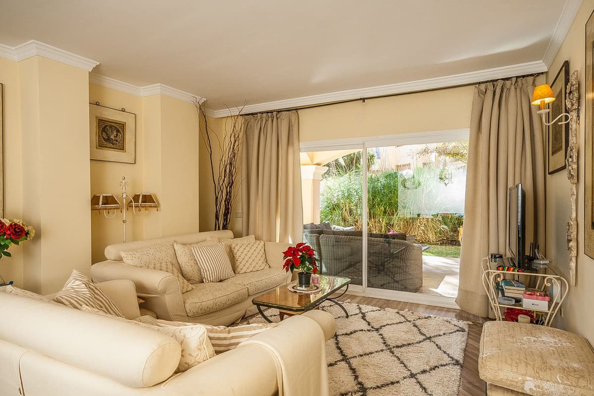 Ground Floor Apartment in Elviria — photo 3 of 10