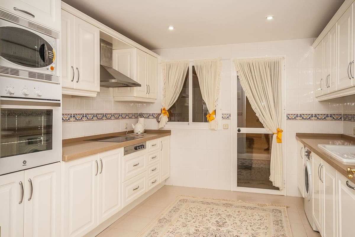 Ground Floor Apartment in Elviria — photo 4 of 10