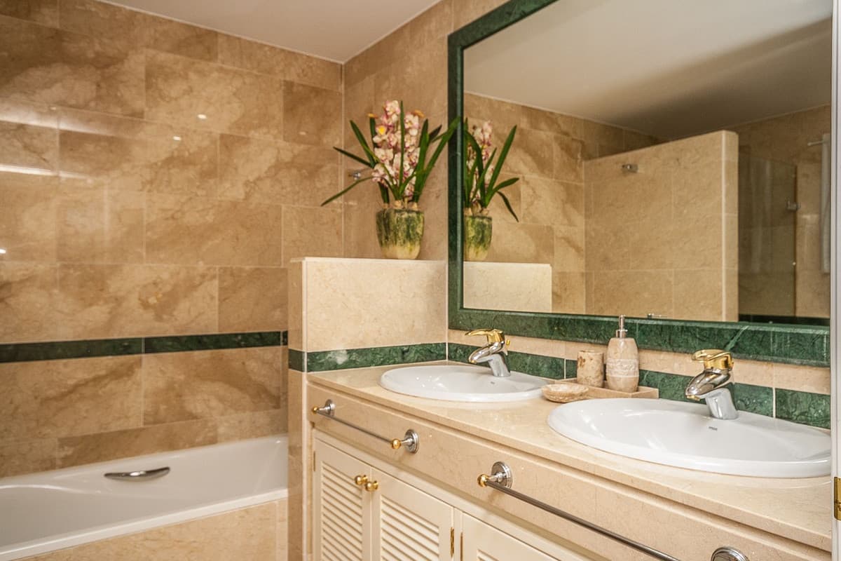 Ground Floor Apartment in Elviria — photo 6 of 10