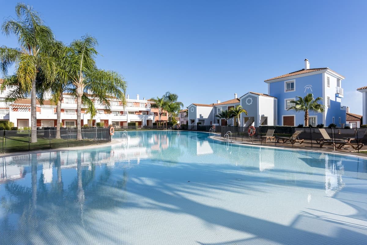 Ground Floor Apartment in Estepona — photo 1 of 10