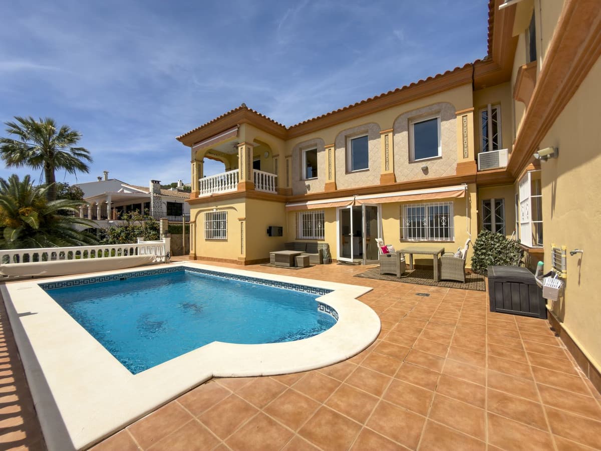 Detached Villa in Coín — photo 1 of 10