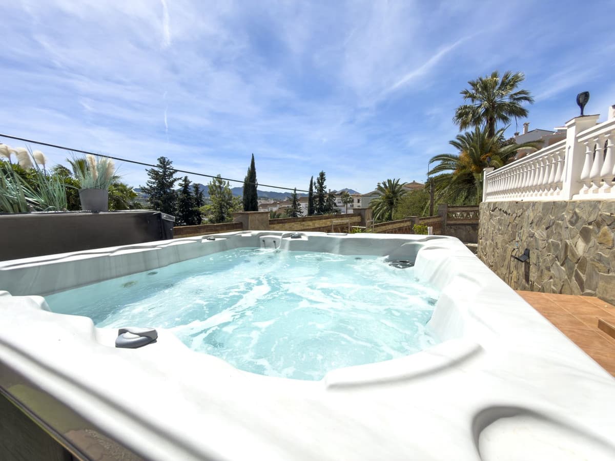 Detached Villa in Coín — photo 3 of 10