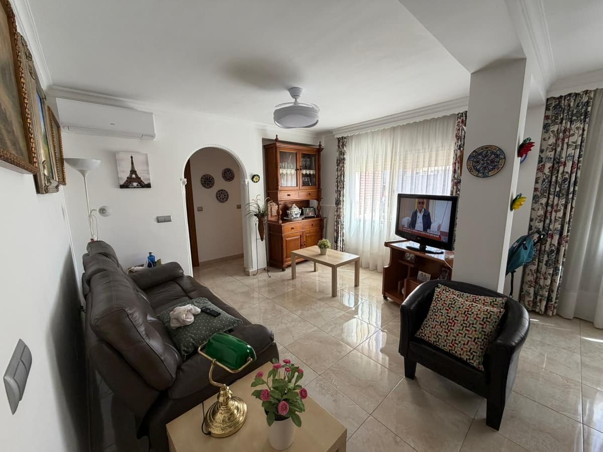 Middle Floor Apartment in Fuengirola — photo 8 of 10