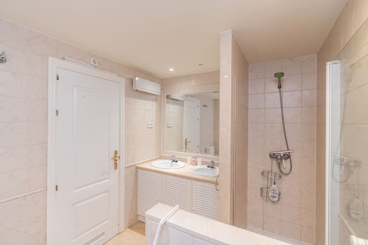 Ground Floor Apartment in Miraflores — photo 10 of 10