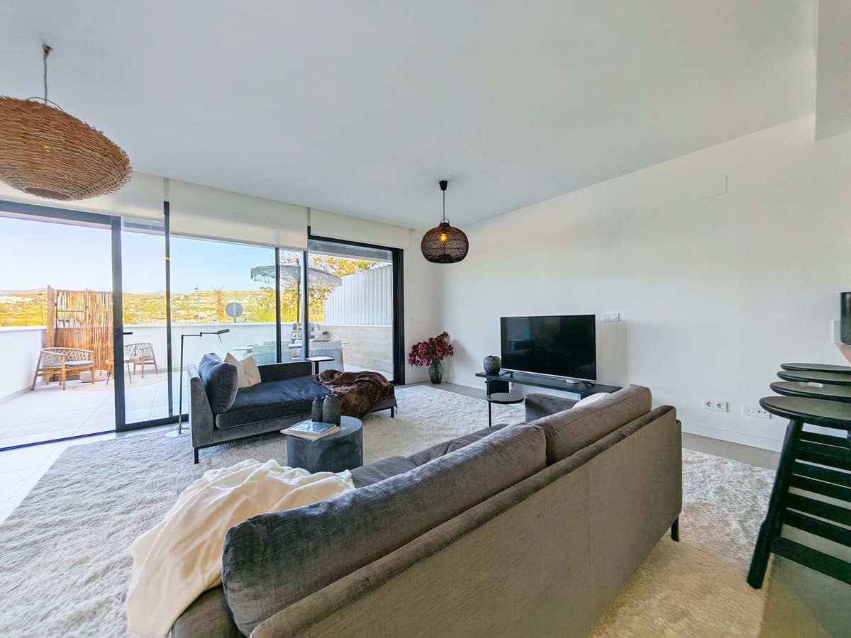 Semi-Detached House in Estepona — photo 1 of 10