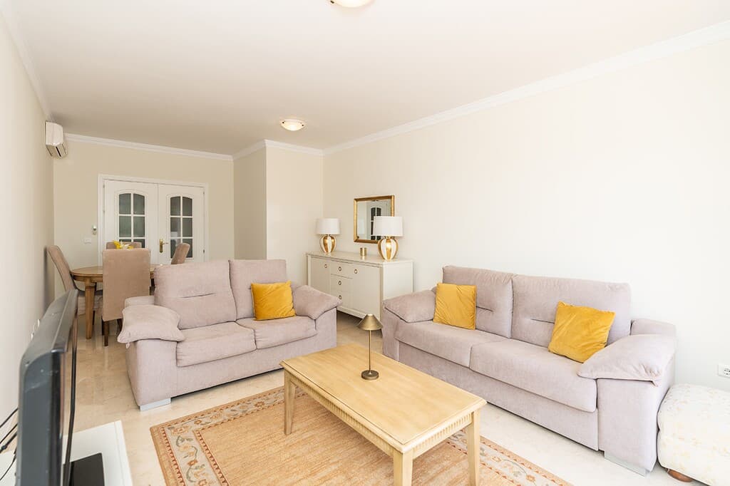 Middle Floor Apartment in Marbella — photo 6 of 10