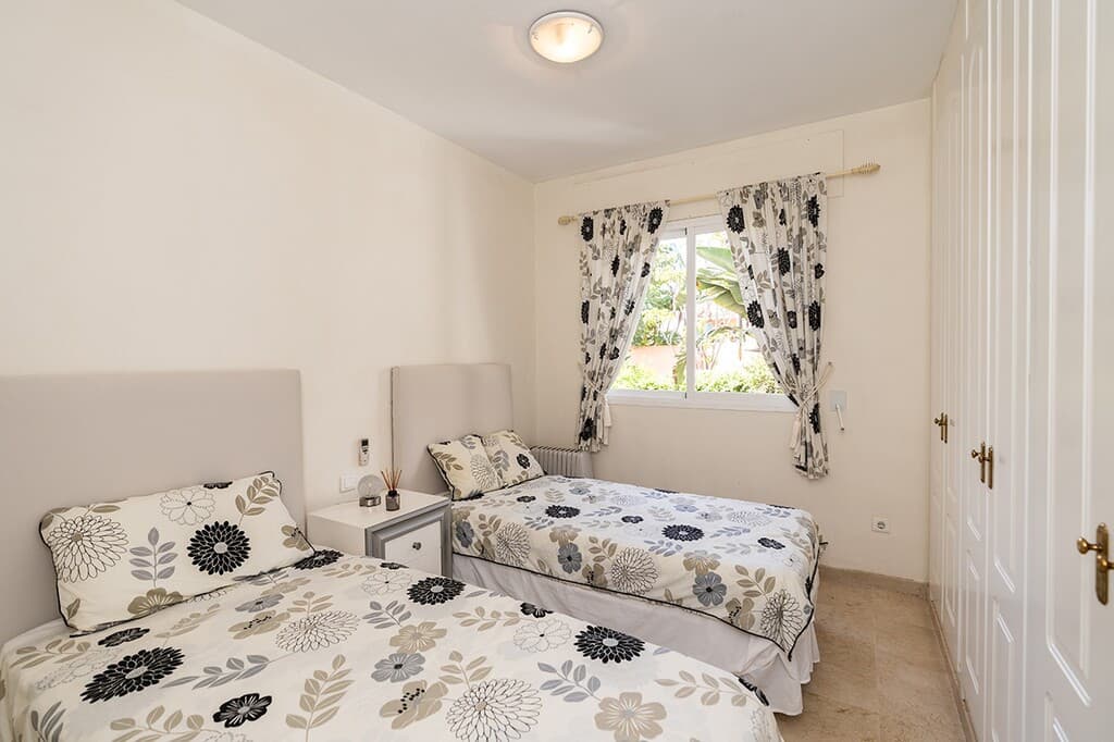 Middle Floor Apartment in Marbella — photo 10 of 10