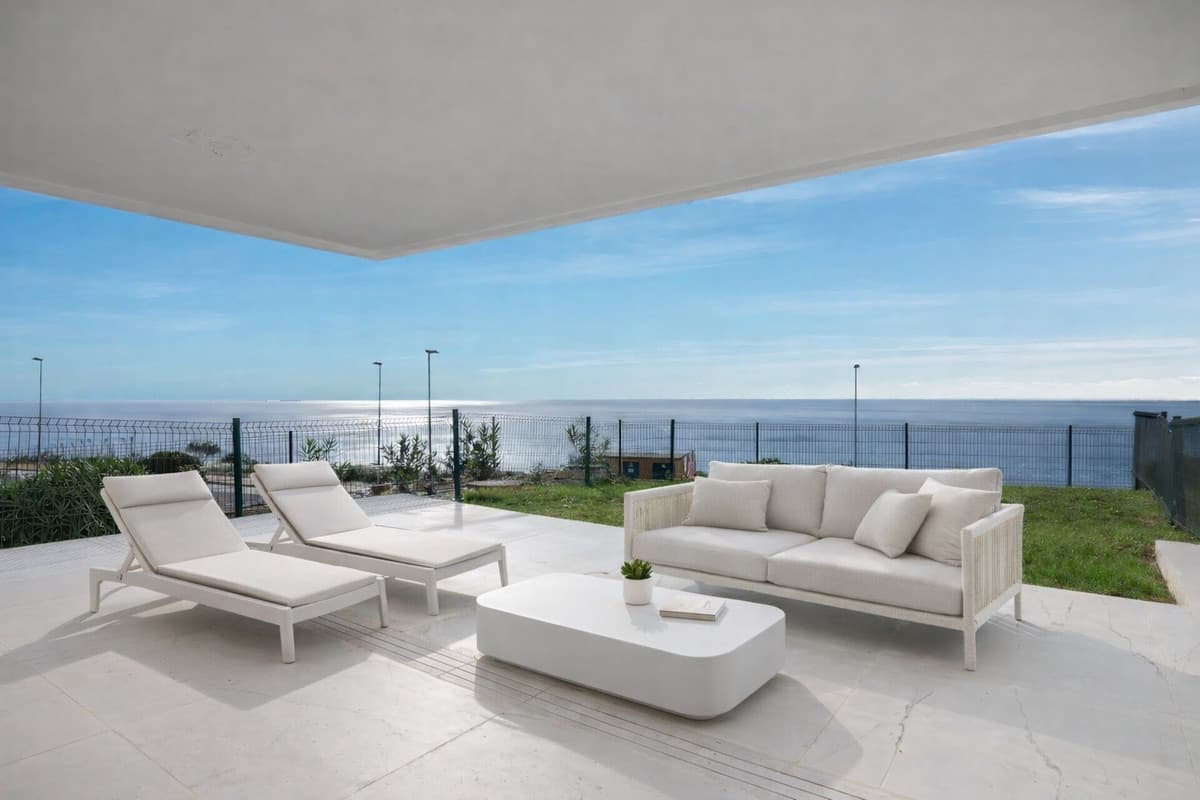 Ground Floor Apartment in Casares — photo 1 of 10