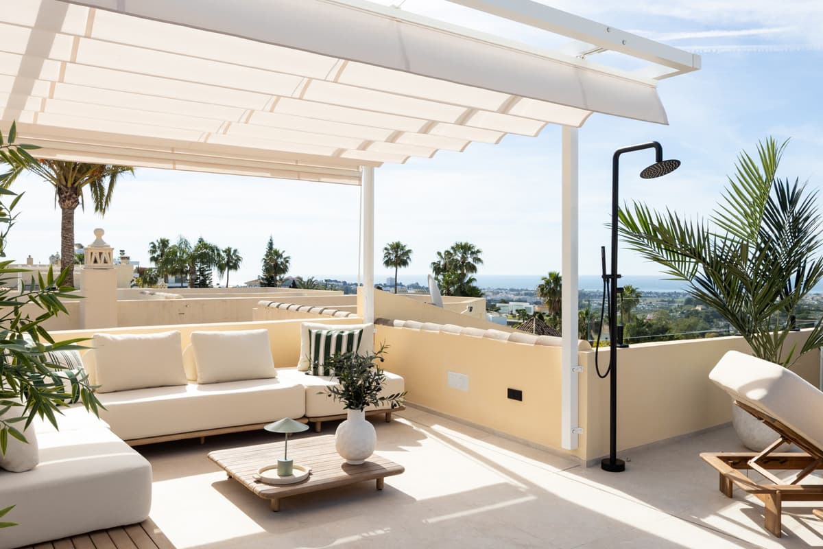 Townhouse in La Quinta — photo 1 of 10