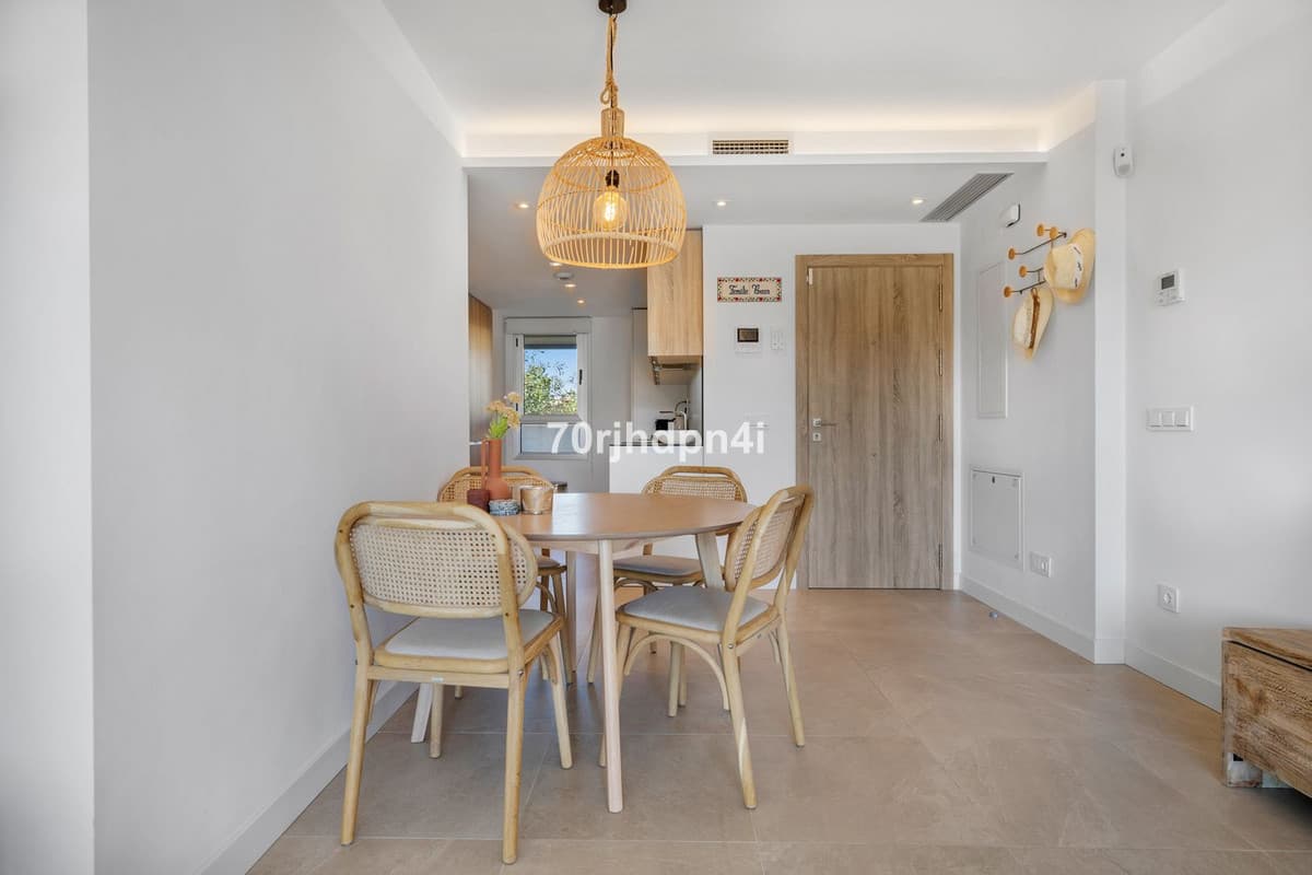 Middle Floor Apartment in Mijas — photo 1 of 10