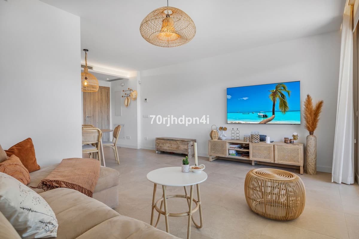 Middle Floor Apartment in Mijas — photo 7 of 10