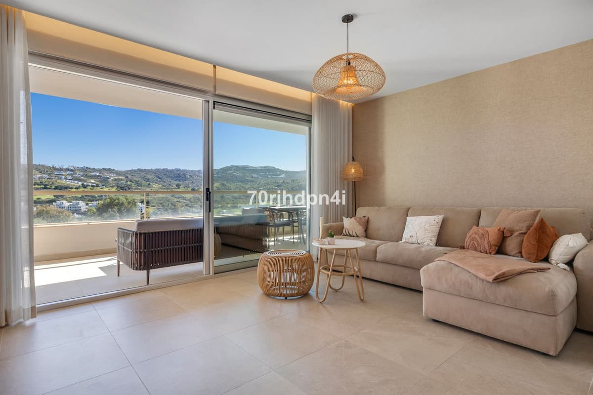 Middle Floor Apartment in Mijas — photo 9 of 10