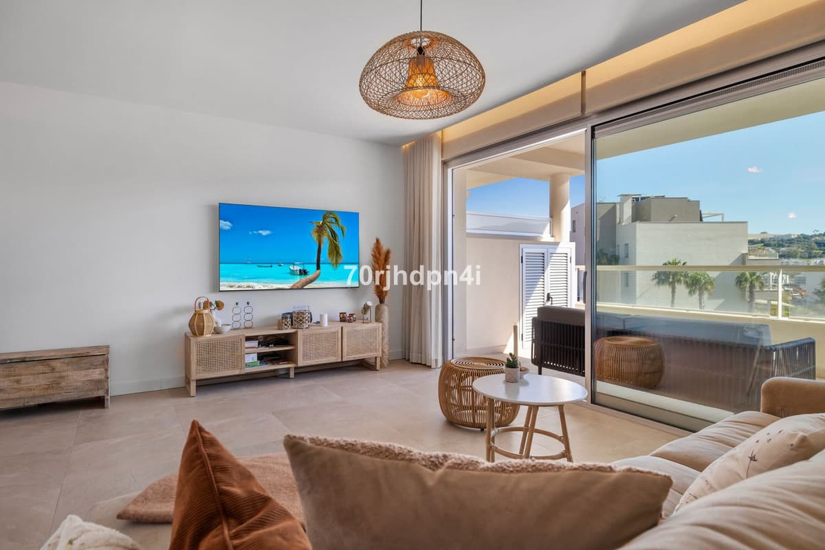 Middle Floor Apartment in Mijas — photo 10 of 10