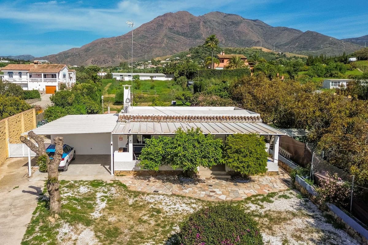 Detached Villa in Estepona — photo 2 of 10