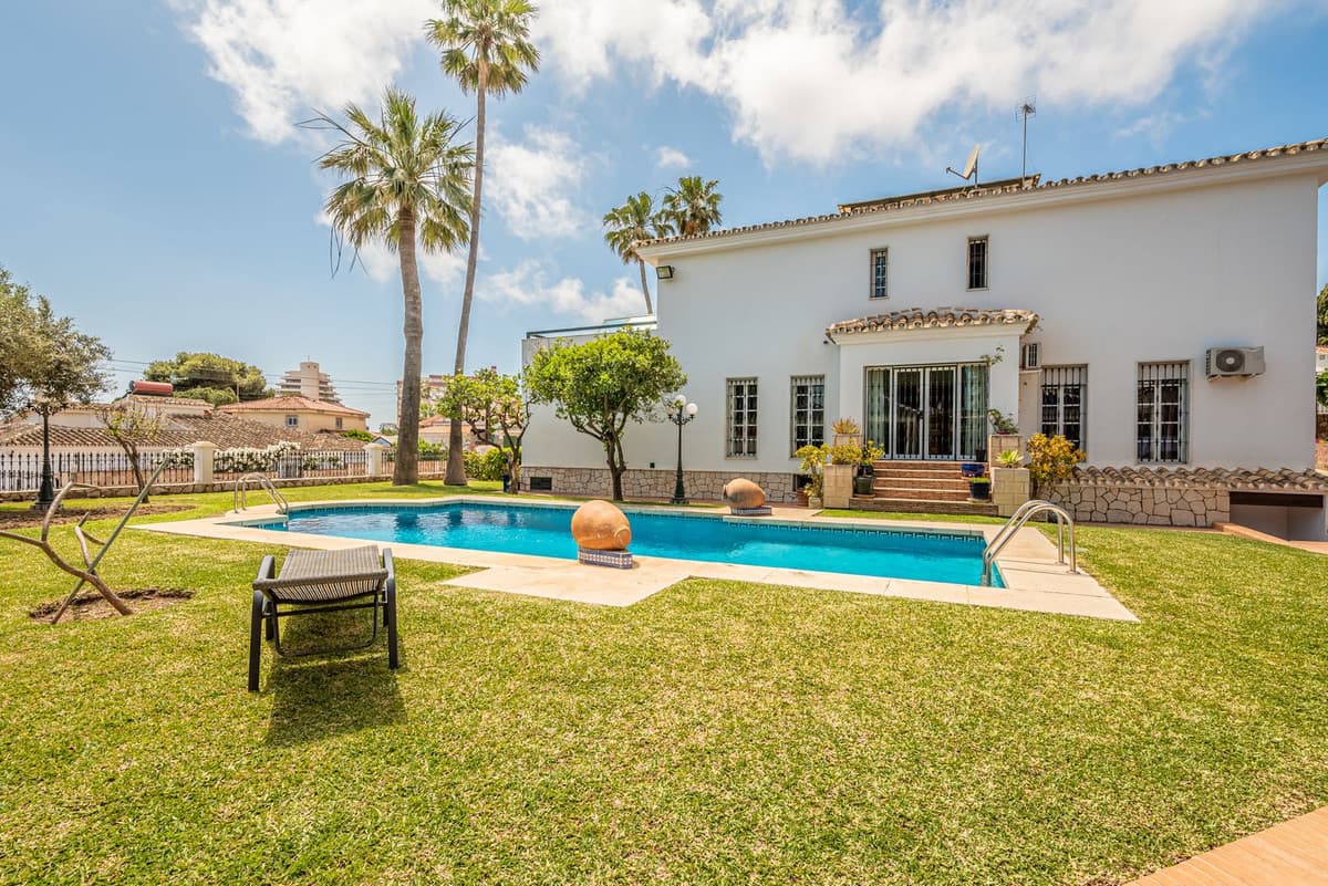 Detached Villa in Benalmadena Costa — photo 1 of 10