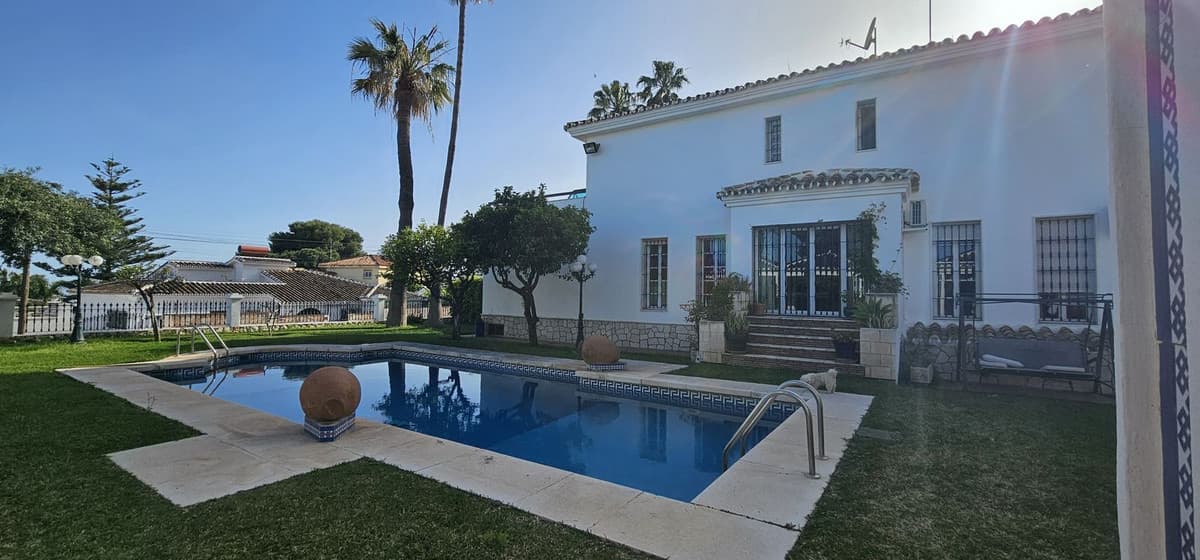Detached Villa in Benalmadena Costa — photo 5 of 10